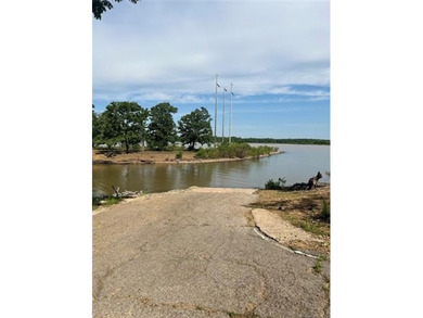 Fully Furnished Lake Area Home - Move-In Ready! Don't miss this - photo 10