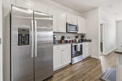 Welcome to easy, low-maintenance living in this beautifully - photo 11