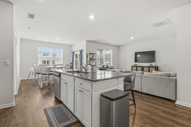 Welcome to easy, low-maintenance living in this beautifully - photo 12