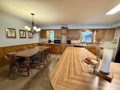 Dreaming of lakefront living? This comfortable ranch home with - photo 12