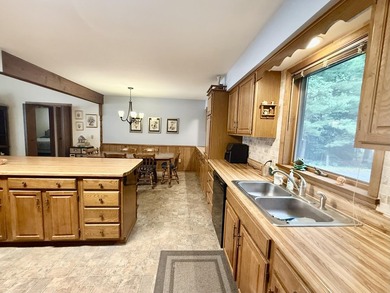 Dreaming of lakefront living? This comfortable ranch home with - photo 14