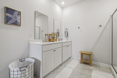 Welcome to easy, low-maintenance living in this beautifully - photo 18