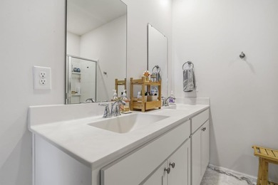 Welcome to easy, low-maintenance living in this beautifully - photo 19