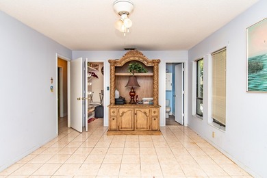 Exceptional 3 Bed/2 Bath home with situated on a generous 1 - photo 21
