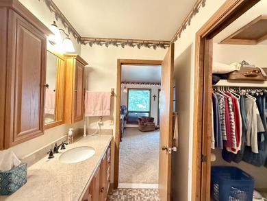 Dreaming of lakefront living? This comfortable ranch home with - photo 24