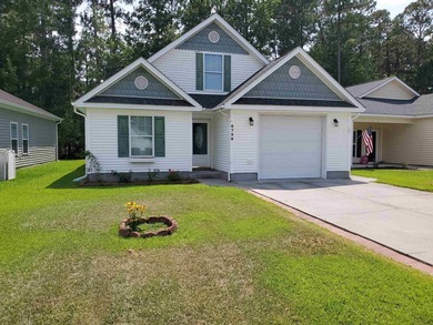 Spacious home, 2 Bedrooms with a Bonus Room, in a gated - photo 2