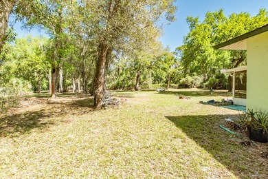 Exceptional 3 Bed/2 Bath home with situated on a generous 1 - photo 35