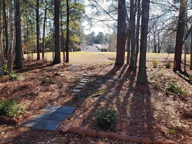 Spacious home, 2 Bedrooms with a Bonus Room, in a gated - photo 6