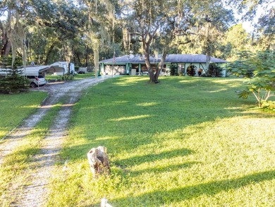 Exceptional 3 Bed/2 Bath home with situated on a generous 1 - photo 36