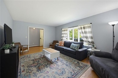 Beautifully maintained single level offering 3 bedrooms, 3 full - photo 8
