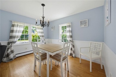 Beautifully maintained single level offering 3 bedrooms, 3 full - photo 9
