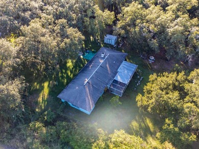 Exceptional 3 Bed/2 Bath home with situated on a generous 1 - photo 44