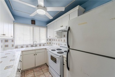 Welcome Home to 100 Cerritos Ave, where retro charm and Long - photo 11