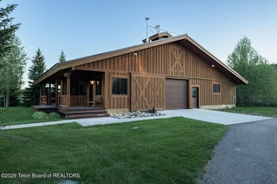 Welcome to the Kendall Valley in Cora, Wyoming. Ten acres with - photo 11