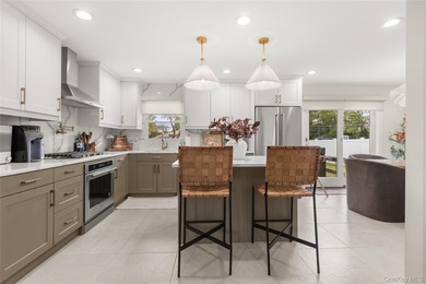 Completely renovated in 2023, this 3-bedroom, 1-bath ranch is - photo 6
