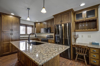 Beautiful 3BR-3BA ranch built in 2012 on the full recreational - photo 7