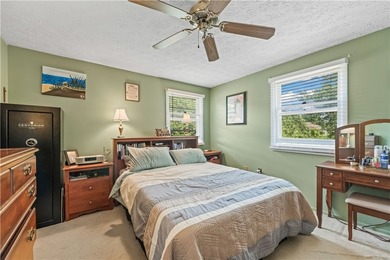 Meticulously maintained 4 bedroom and 2.5 bath split-level in - photo 18