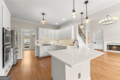 Welcome to this exceptional 6-bedroom, 4-bathroom home in the - photo 18