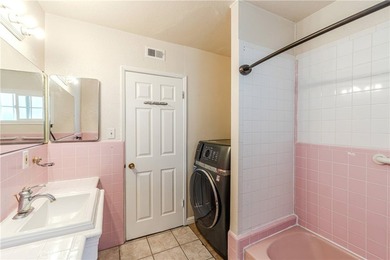 Welcome Home to 100 Cerritos Ave, where retro charm and Long - photo 20