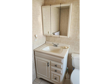 Clean, Clean, Clean, 55+ age and totally upgraded and renovated - photo 24