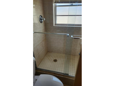 Clean, Clean, Clean, 55+ age and totally upgraded and renovated - photo 25
