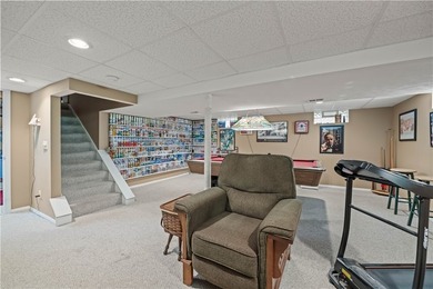 Meticulously maintained 4 bedroom and 2.5 bath split-level in - photo 27