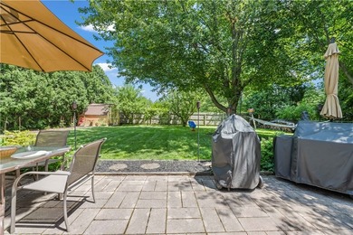 Meticulously maintained 4 bedroom and 2.5 bath split-level in - photo 29