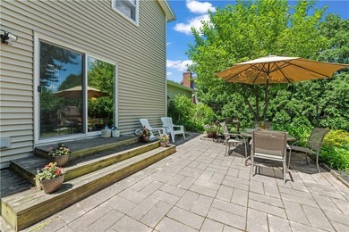 Meticulously maintained 4 bedroom and 2.5 bath split-level in - photo 30