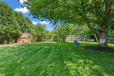 Meticulously maintained 4 bedroom and 2.5 bath split-level in - photo 32