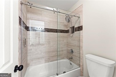 Welcome to this exceptional 6-bedroom, 4-bathroom home in the - photo 35