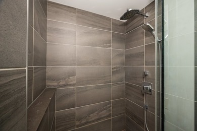 Stunning 1-bedroom, 1-bathroom condo located in the prestigious - photo 12