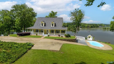 Waterfront Estate - Welcome to a rare offering w/412+/- feet of - photo 2