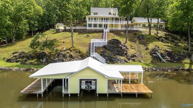 Waterfront Estate - Welcome to a rare offering w/412+/- feet of - photo 6