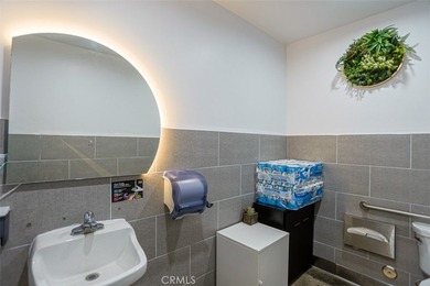 An amazing opportunity to own Whip x Banh Mi, a popular Modern - photo 22