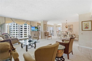 This spacious 12th floor 2 bedroom 2 bath residence offers 2,005 - photo 3