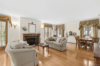 There are homes that present beautifully in photographs, and - photo 5