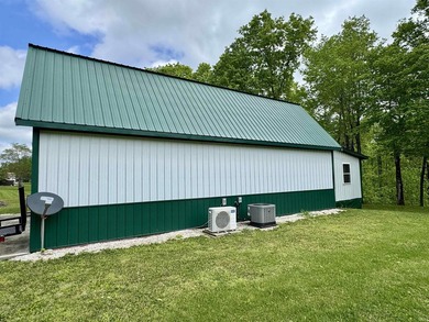 If you have been looking for a pole barn style getaway with - photo 6