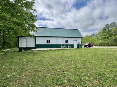 If you have been looking for a pole barn style getaway with - photo 8