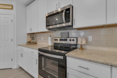Beautiful 2023-built home, move-in ready! This residence - photo 15