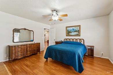 Welcome to this beautifully maintained 3-bedroom, 2-bath - photo 18