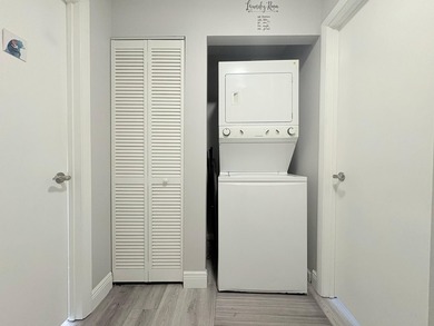 Welcome to this inviting 2-bedroom, 1.5-bath townhouse located - photo 23