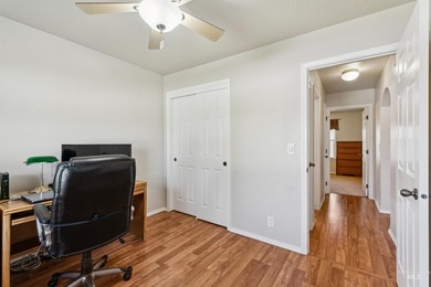 Welcome to this beautifully maintained 3-bedroom, 2-bath - photo 25