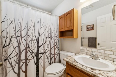 Welcome to this beautifully maintained 3-bedroom, 2-bath - photo 28