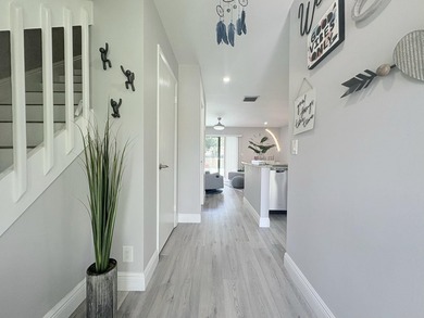 Welcome to this inviting 2-bedroom, 1.5-bath townhouse located - photo 28