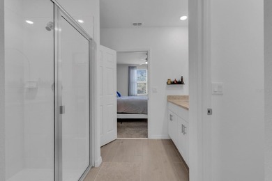 Beautiful 2023-built home, move-in ready! This residence - photo 29