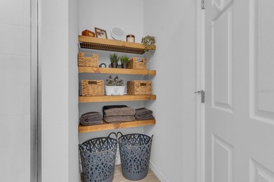 Beautiful 2023-built home, move-in ready! This residence - photo 31