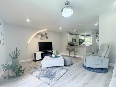 Welcome to this inviting 2-bedroom, 1.5-bath townhouse located - photo 31