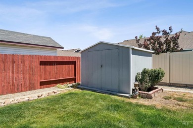 Welcome to this beautifully maintained 3-bedroom, 2-bath - photo 33