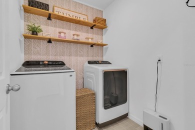 Beautiful 2023-built home, move-in ready! This residence - photo 34