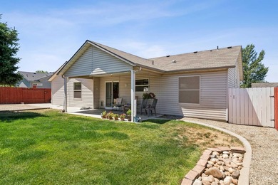 Welcome to this beautifully maintained 3-bedroom, 2-bath - photo 35